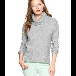 GAP Light Gray Cowl Neck Wool Sweater size Small